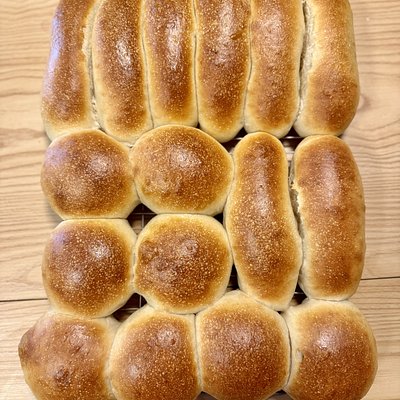 Sourdough Hotdog Buns (4)
