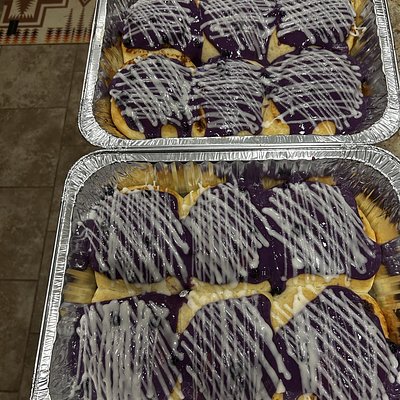 Pan-Huckleberry Sticky Rolls