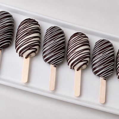 Dipped And Drizzled Cakesicles 