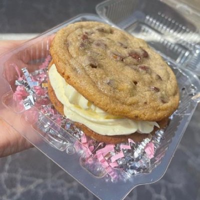 Cookie Cheesecake Sandwich 