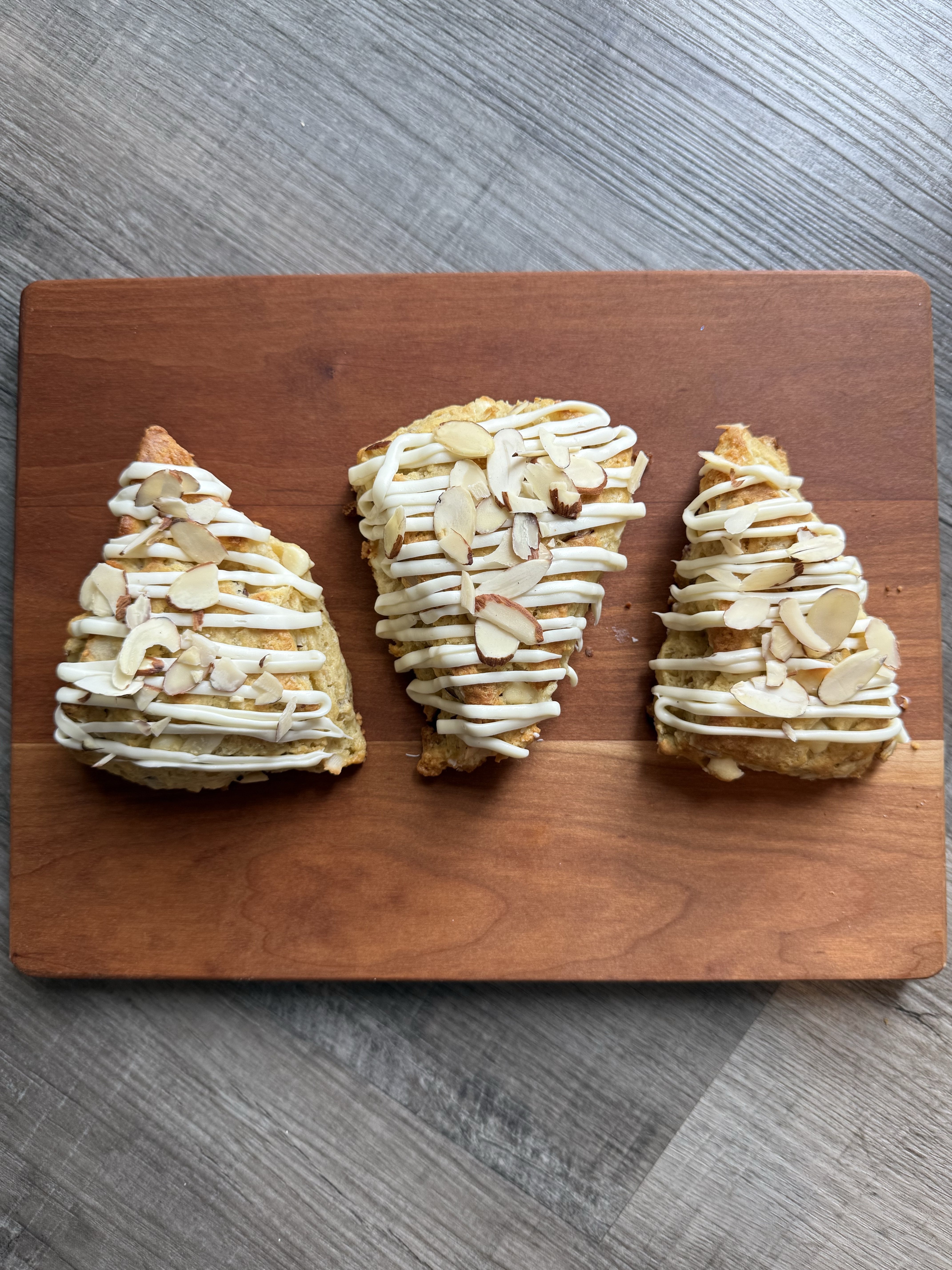 White Chocolate Almond Sourdough Scones (4-Pack)