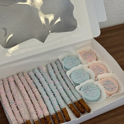 1 Dozen Chocolate Covered Pretzels