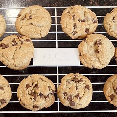 Chocolate Chip Cookies (Large, 12)
