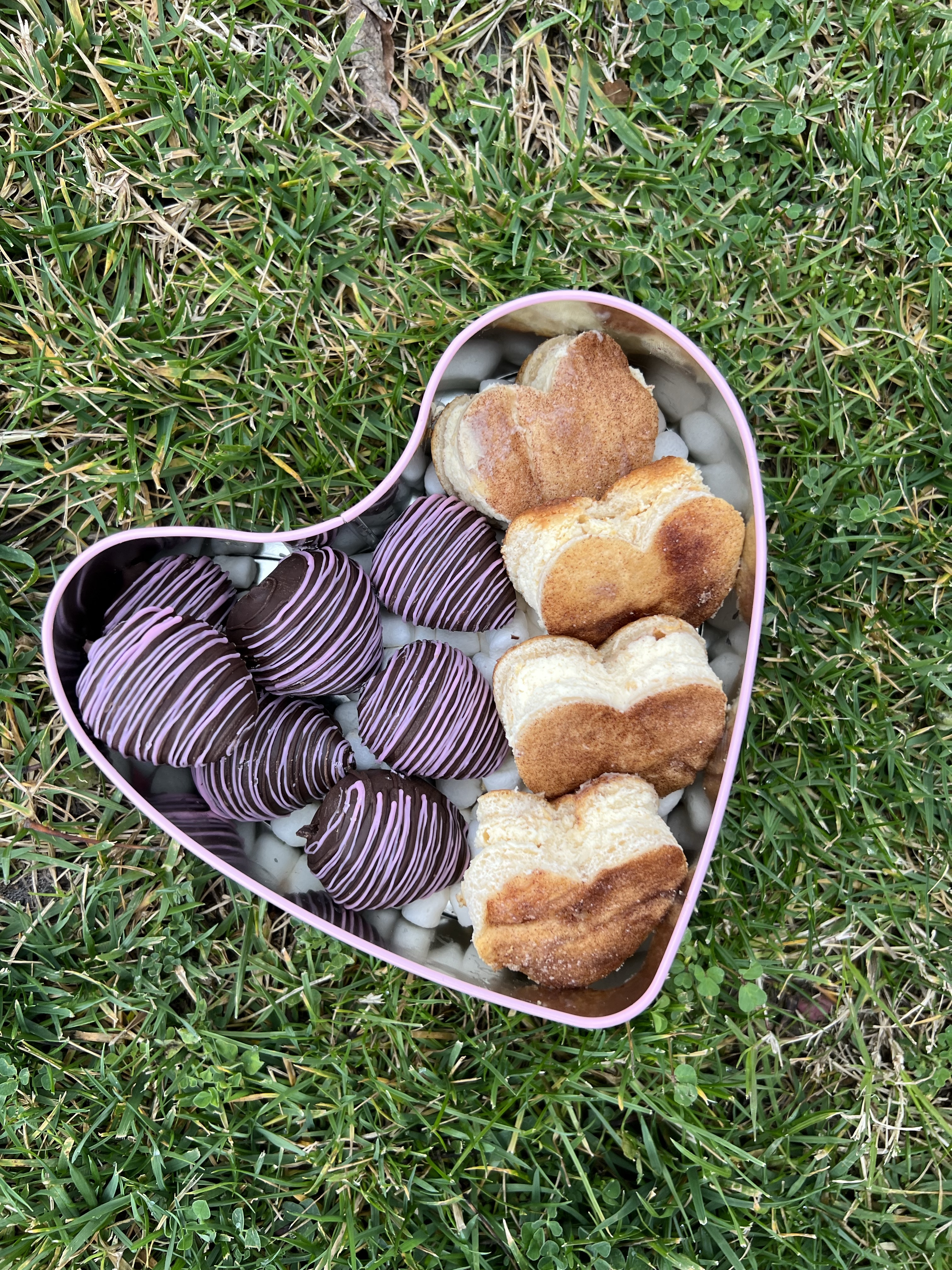 Mini Churro Cheesecake Heart Tin 