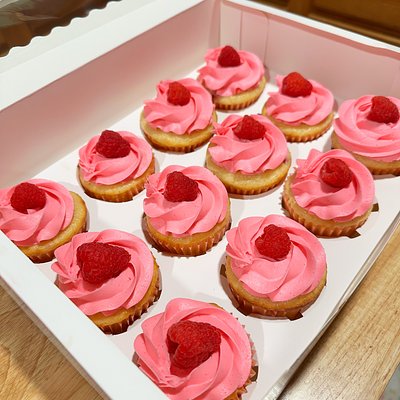 Lemon Raspberry Cupcakes 