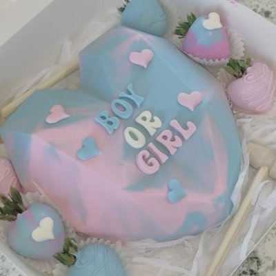 Gender reveal (breakable Heart) 