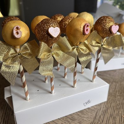 Dozen Cake Pops 