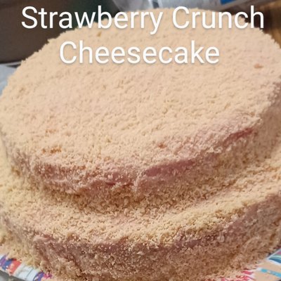Strawberry Crumble Cheesecake 