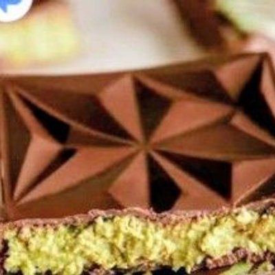 Dubai Bars With Strawberry Filling