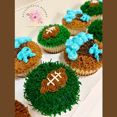 12 Boxed Floral Cupcakes 🌹🌻🌸🌼