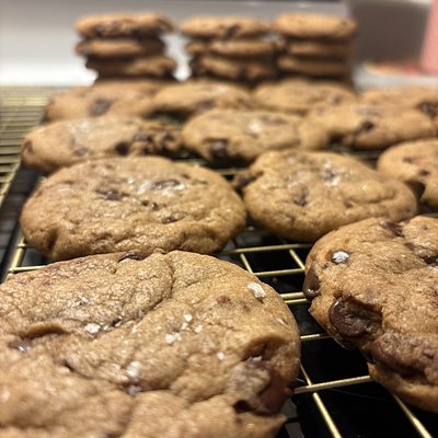 Brown Butter Chocolate Chip Sourdough Cookies •12•