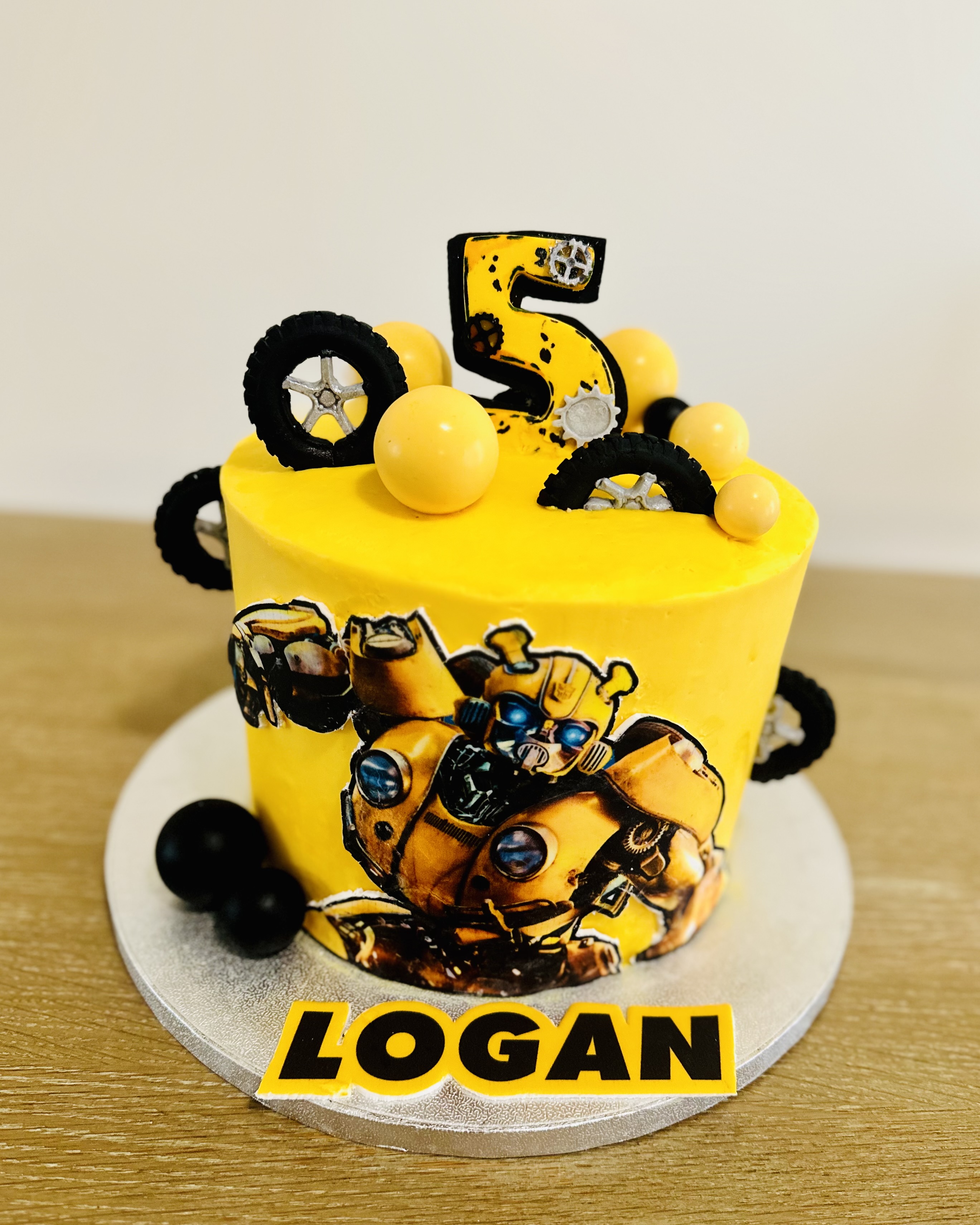 Custom Cakes (3 Layer)