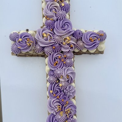 Cross cookie Cake