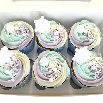 12 Cupcakes 