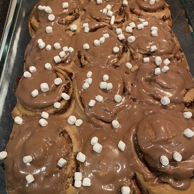 Hot Chocolate Cinnamon Rolls 4 Pack