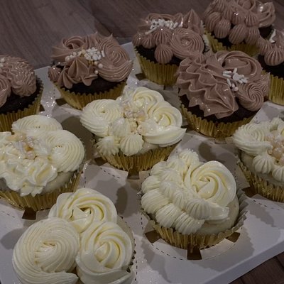 Chocolate Cupcakes - 4 Count