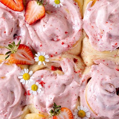 4 - Strawberry Lemonade Sweet Rolls 
