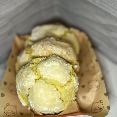 A Dozen Lemon Crinkles