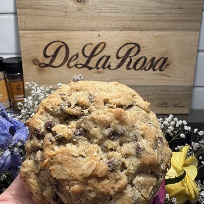 Oatmeal Chocolate Chip Cookie