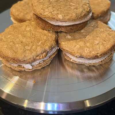 Brown Butter Oatmeal Cream Pies