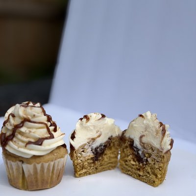 Pumpkin Cinnamon Roll Cupcakes 