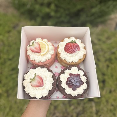 Cake Tasting Box 