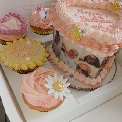 Cake And Cupcakes (Small) Bento Box