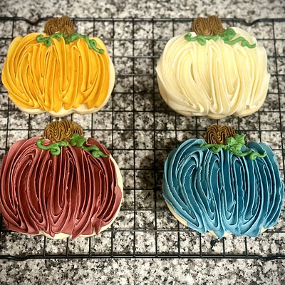 Pumpkin Shaped Sugar Cookies With Vanilla Buttercream