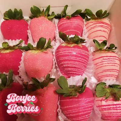 Chocolate Covered Strawberries (One Dozen)