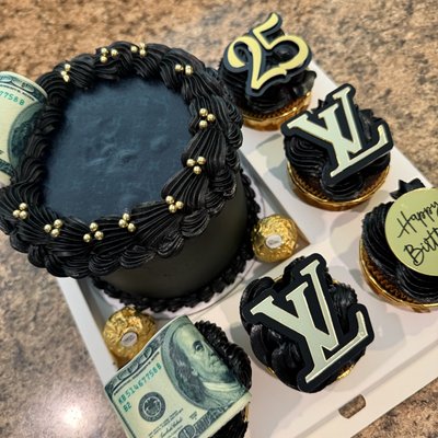 Luxe Bento Box With 5 Cupcakes 