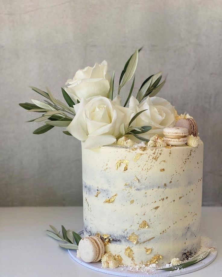 Custom Cakes 
