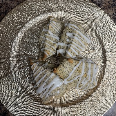 Sourdough Lemon Poppyseed Scones • 4 Pack