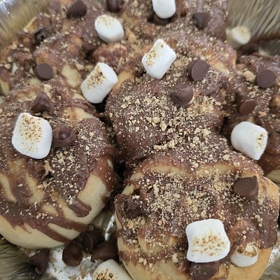Smores Cinnamon Rolls 