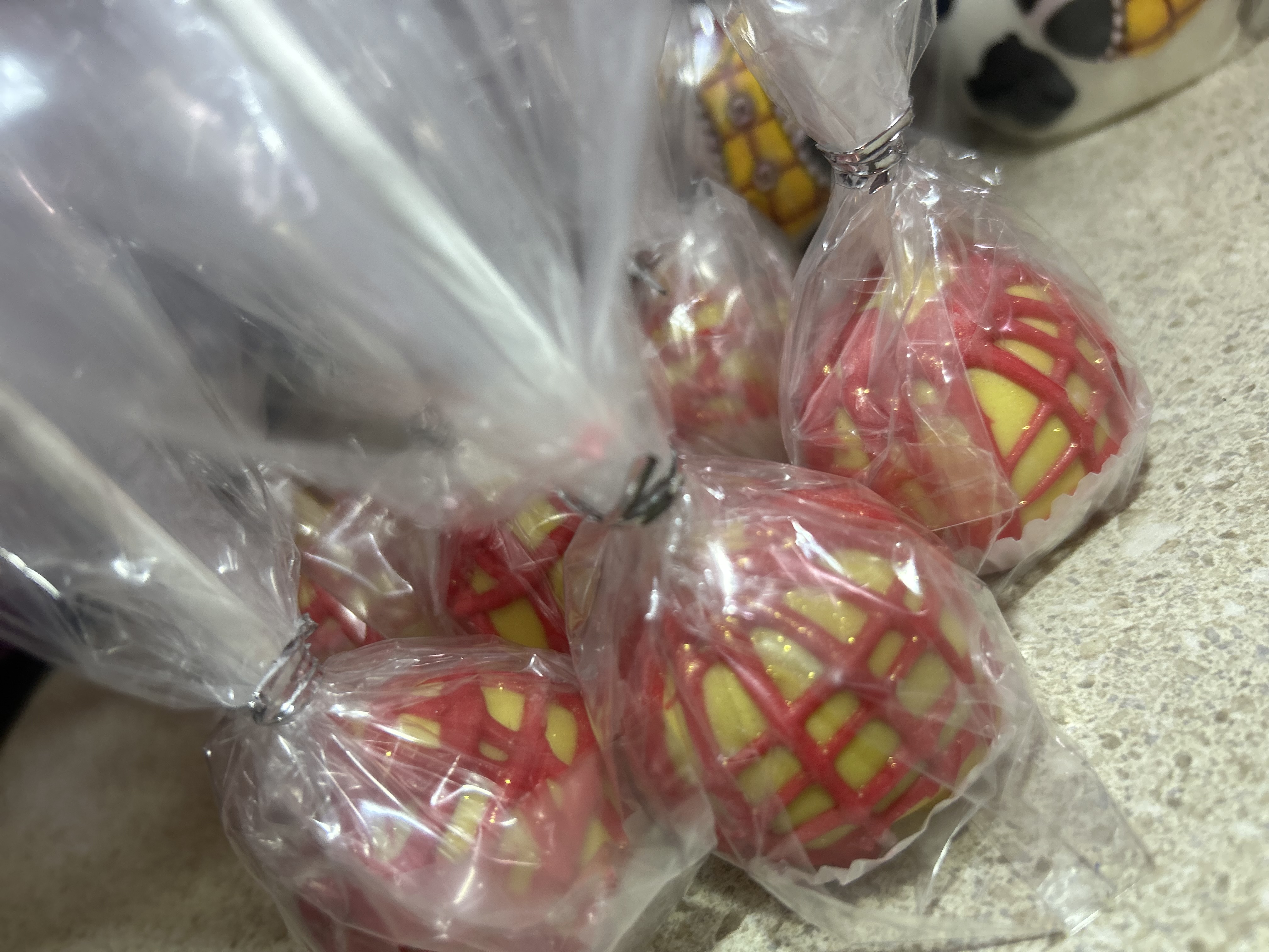 1 Dozen Cake Pops