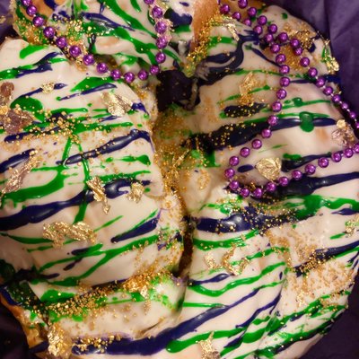 King Cake (Cream Cheese) (1)