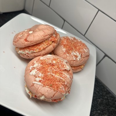 Strawberry Cookie Sandwhiches 