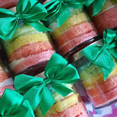 12 Cake In Jars