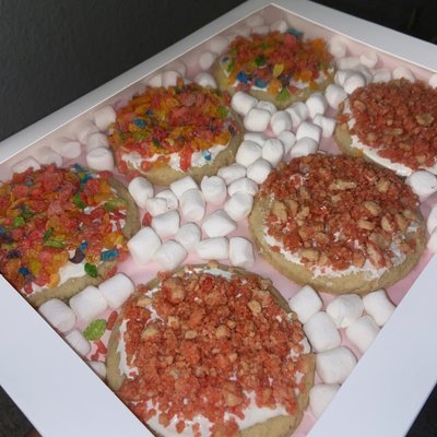 FRUITY PEBBLE COOKIE
