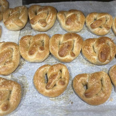 1 Dozen Soft Pretzels 