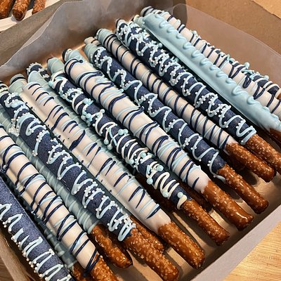 Chocolate Dipped Pretzel Rods