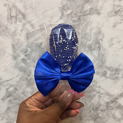 Signature Luxe Cakesicles 
