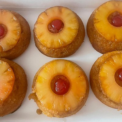 Muffin-size Cakes - Pineapple Upside Down (6 Ct)