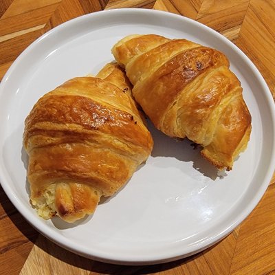 Sourdough Cream Cheese Croissants - 4ct