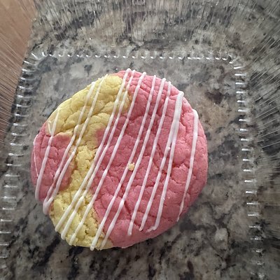 Lemon Strawberry Cookie