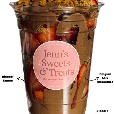 Mini Chocolate Biscoff Strawberry Cup