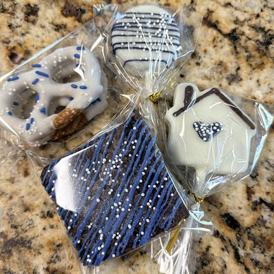 Medium Treat Box