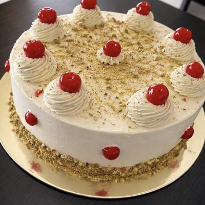 Pistachio Cream Cake 9 Inch Round 