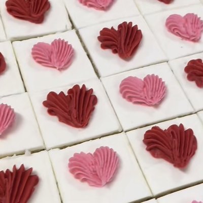 1/4 Sheet Cake Pre-sliced (24 Squares)