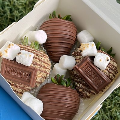 4ct Chocolate Covered Strawberries