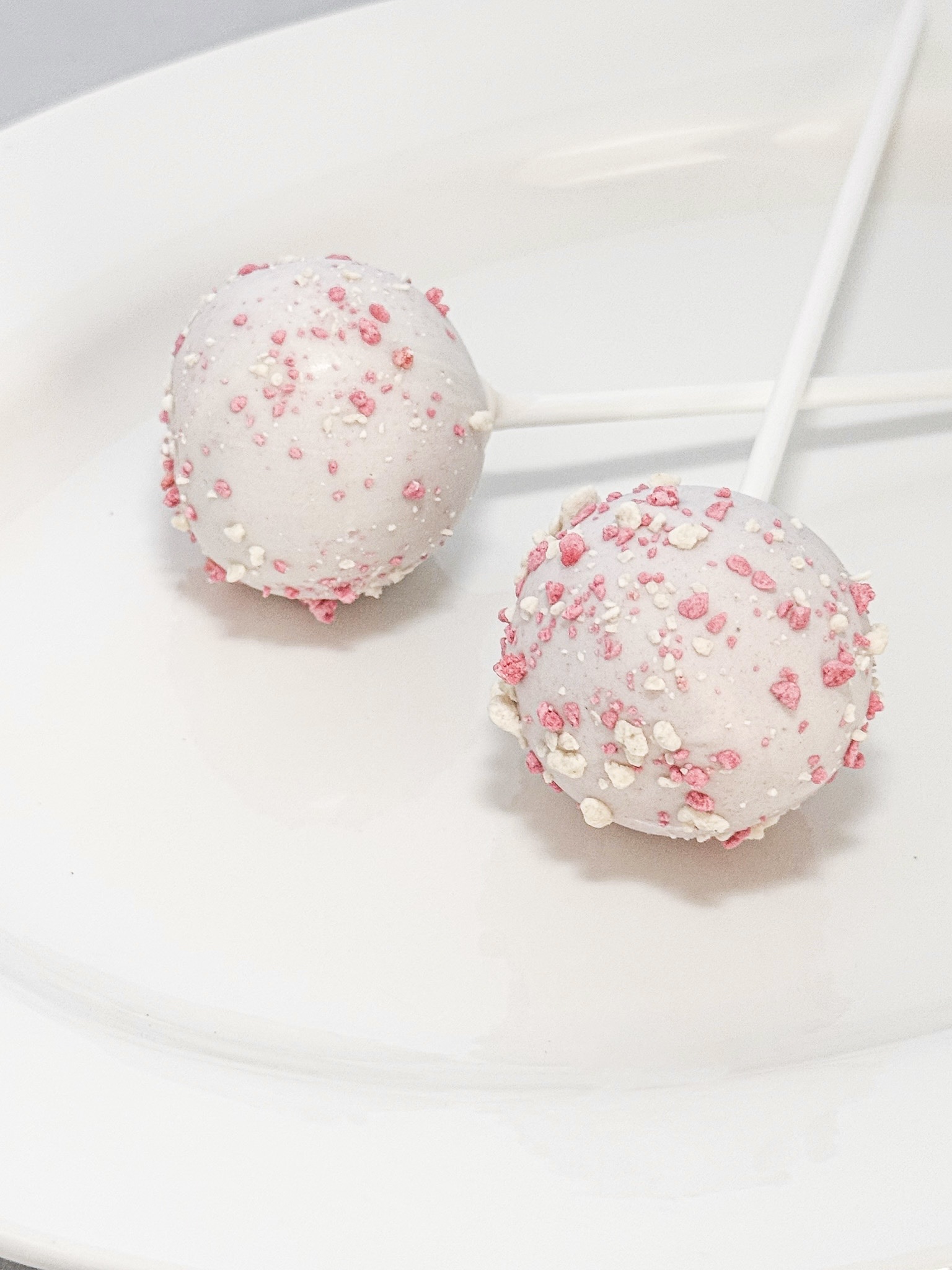 Strawberry Cake Pops